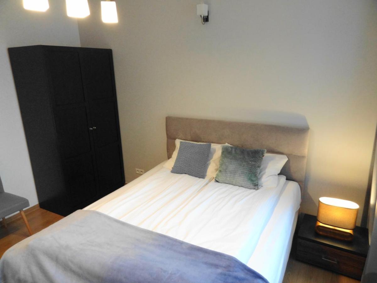 10 Min Do Lotniska, 2 Syp, Ekspres Do Kawy, Kosmetyki Ada, By Visitwarsaw Apartments Bagian luar foto