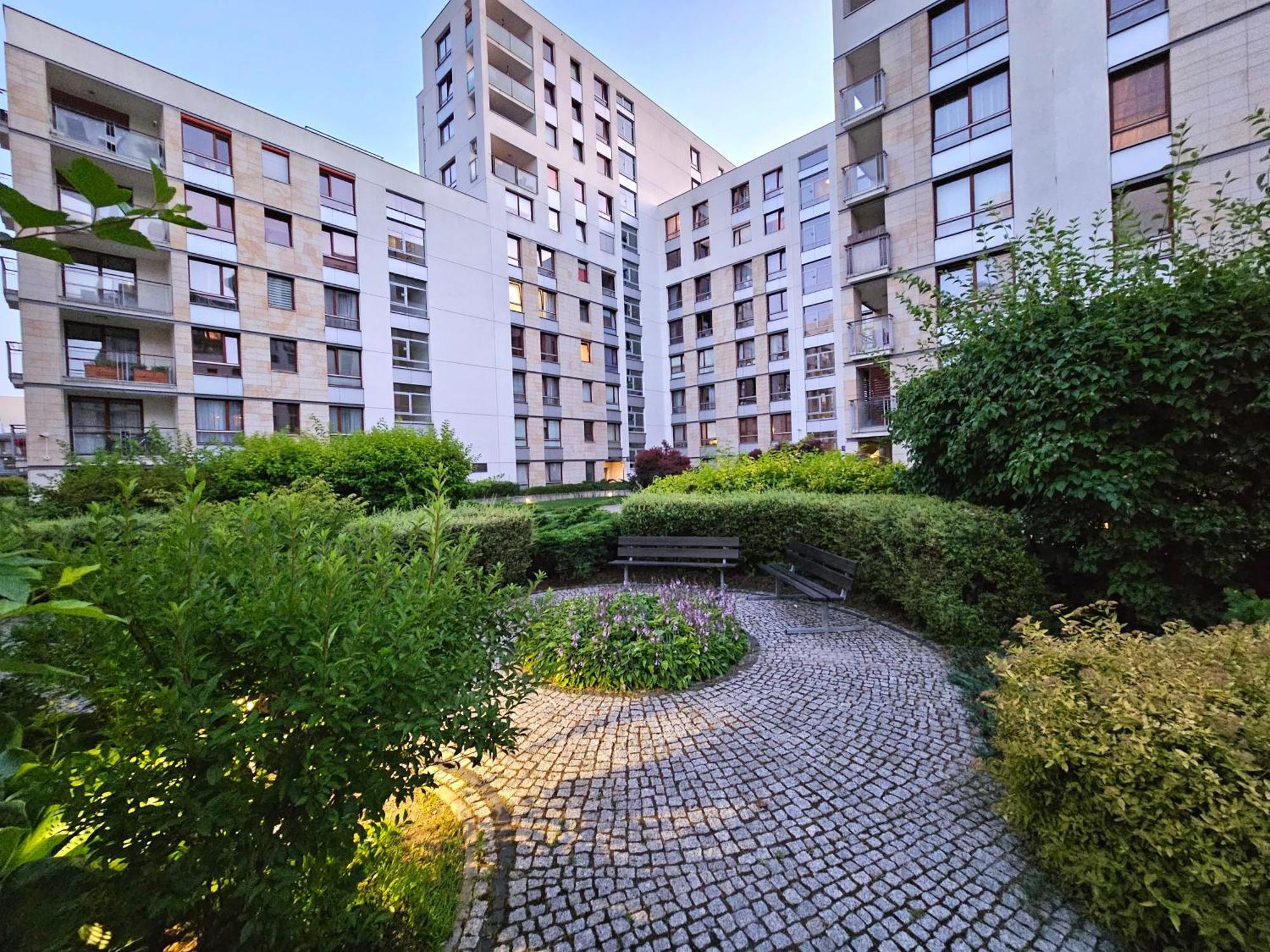 10 Min Do Lotniska, 2 Syp, Ekspres Do Kawy, Kosmetyki Ada, By Visitwarsaw Apartments Bagian luar foto